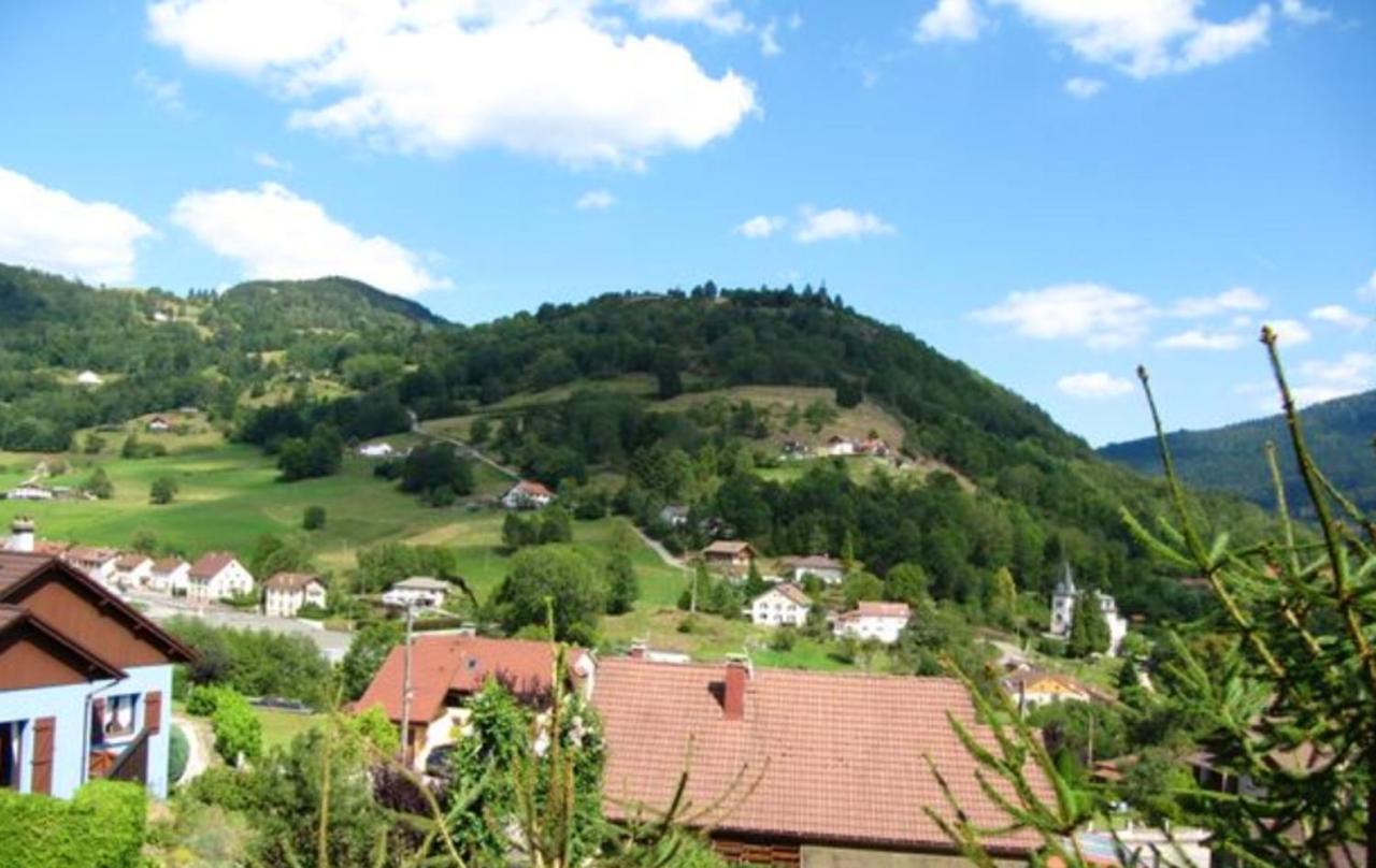 Appartement Cosy A Cornimont 30 M² Avec Terrasse Et Vue Montagne Exterior photo