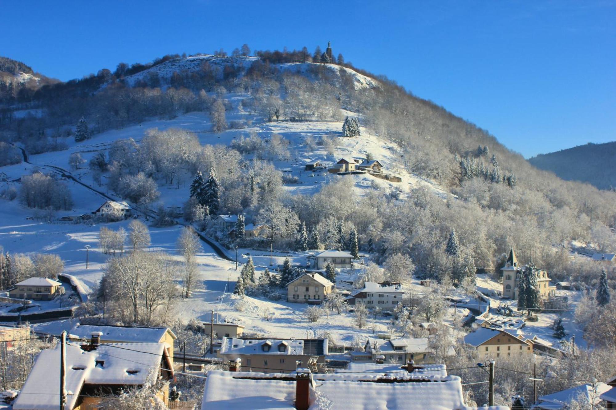 Appartement Cosy A Cornimont 30 M² Avec Terrasse Et Vue Montagne Exterior photo